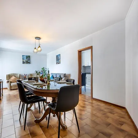 Sky Blue Haven - Portimao, Algarve Apartment *